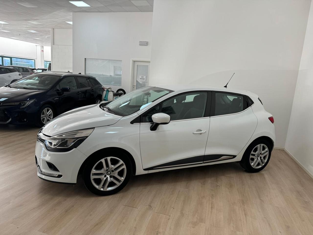 Renault Clio dCi 8V 75CV Start&Stop 5 porte *** NEOPATENTATI***