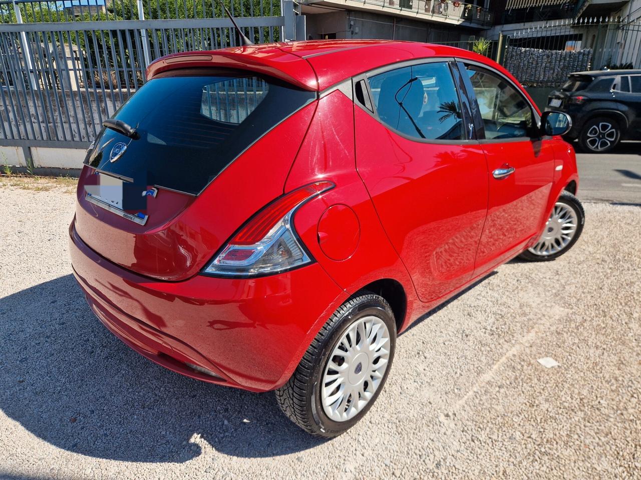 Lancia Ypsilon 1.2 69 CV 5 porte Silver-2018