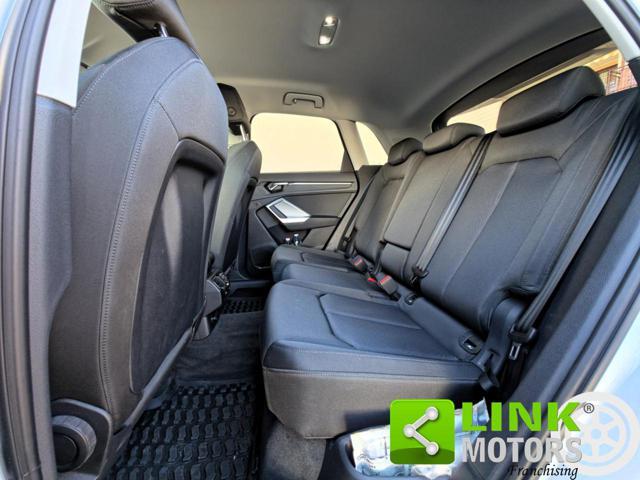 AUDI Q3 35 TDI S tronic Identity Black Business Advantage