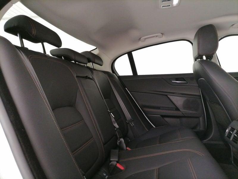 Jaguar XE 2.0d i4 Prestige 180cv auto my19