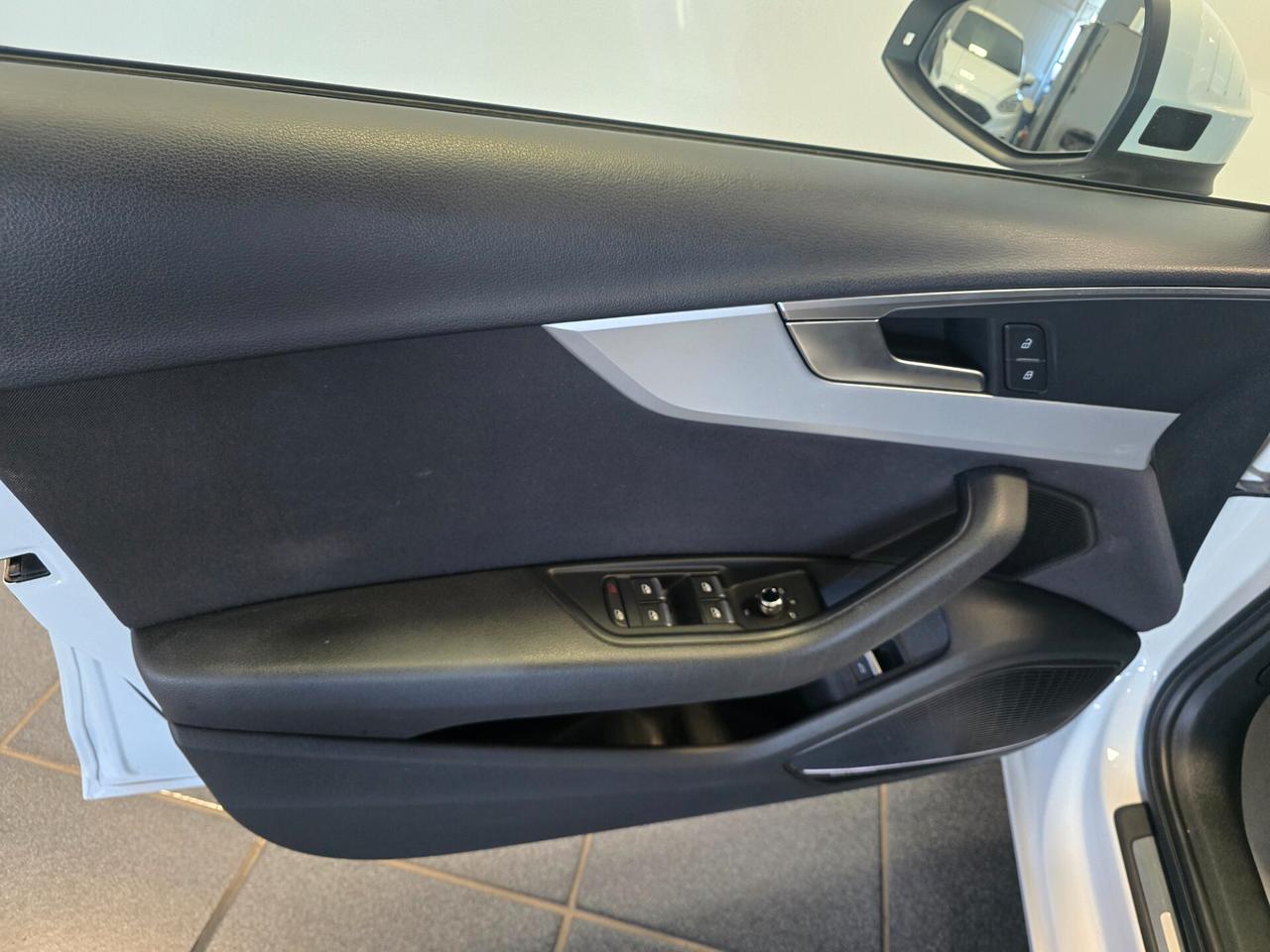 Audi A4 Avant 2.0 TDI 122 CV S tronic Design 2018