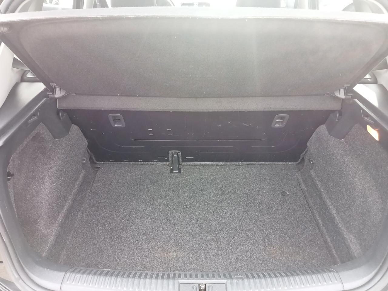 Volkswagen Polo SENZA BS PAGA