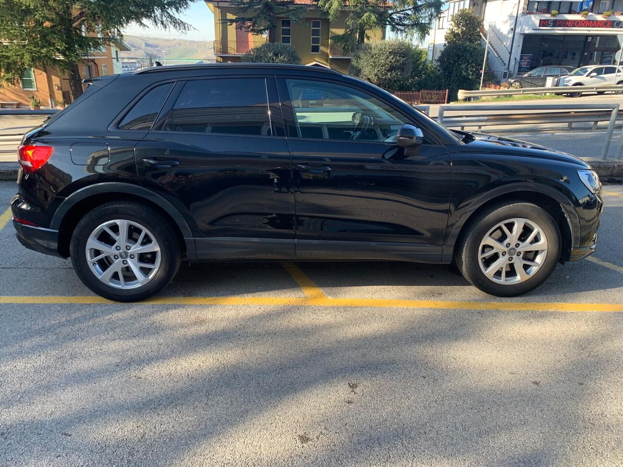 Audi Q3 40 TDI quattro S tronic Business Advanced