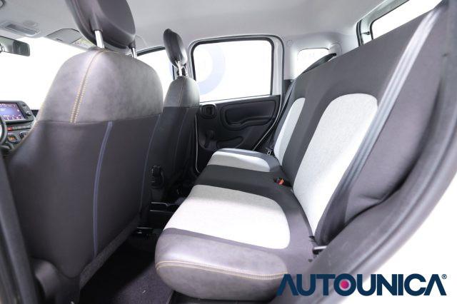 FIAT Panda 1.0 FIREFLY S&S HYBRID CITY CROSS NEOPATENTATI