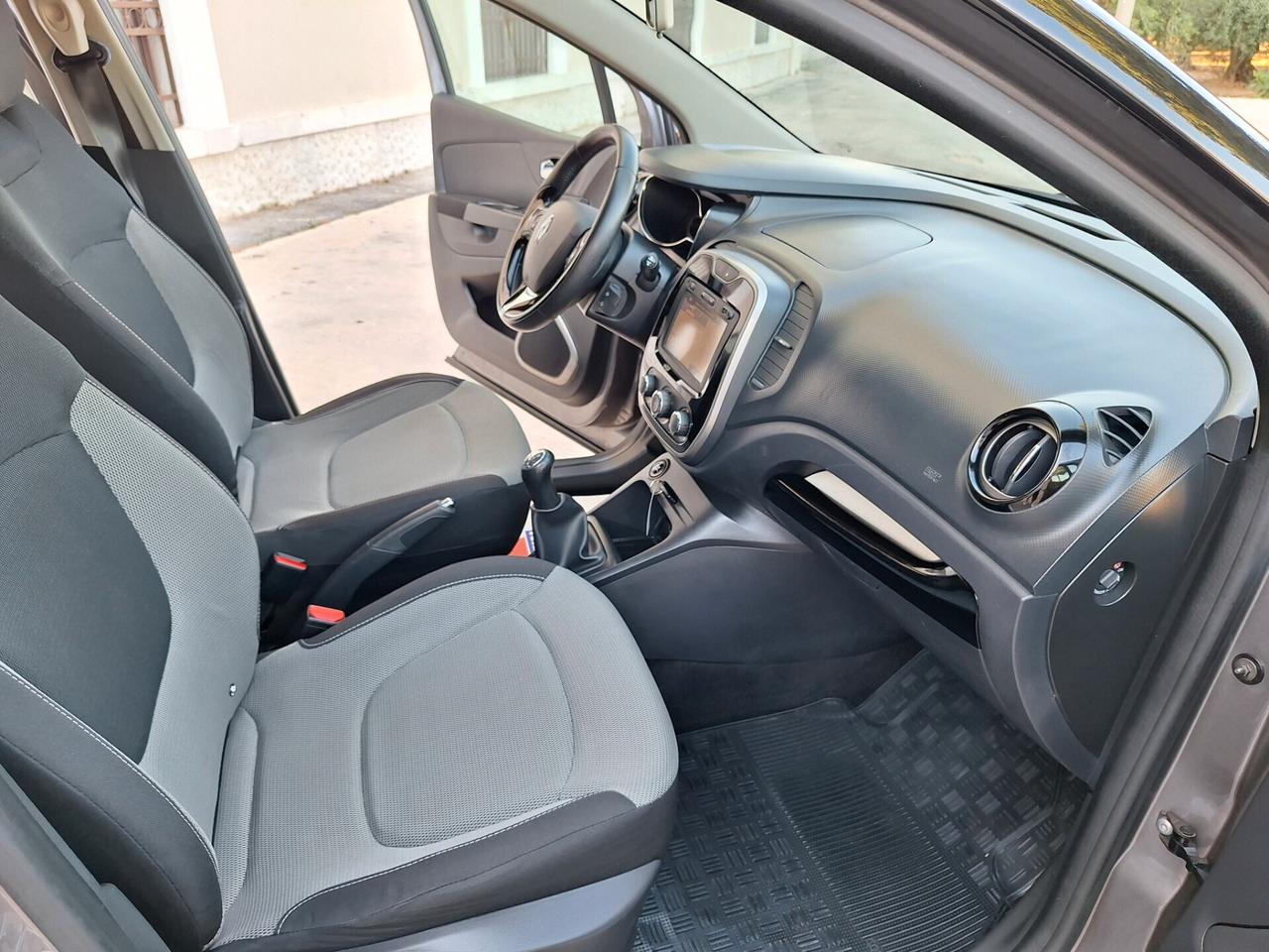 Renault Captur dCi 90 CV NAVI 112000 km 2016