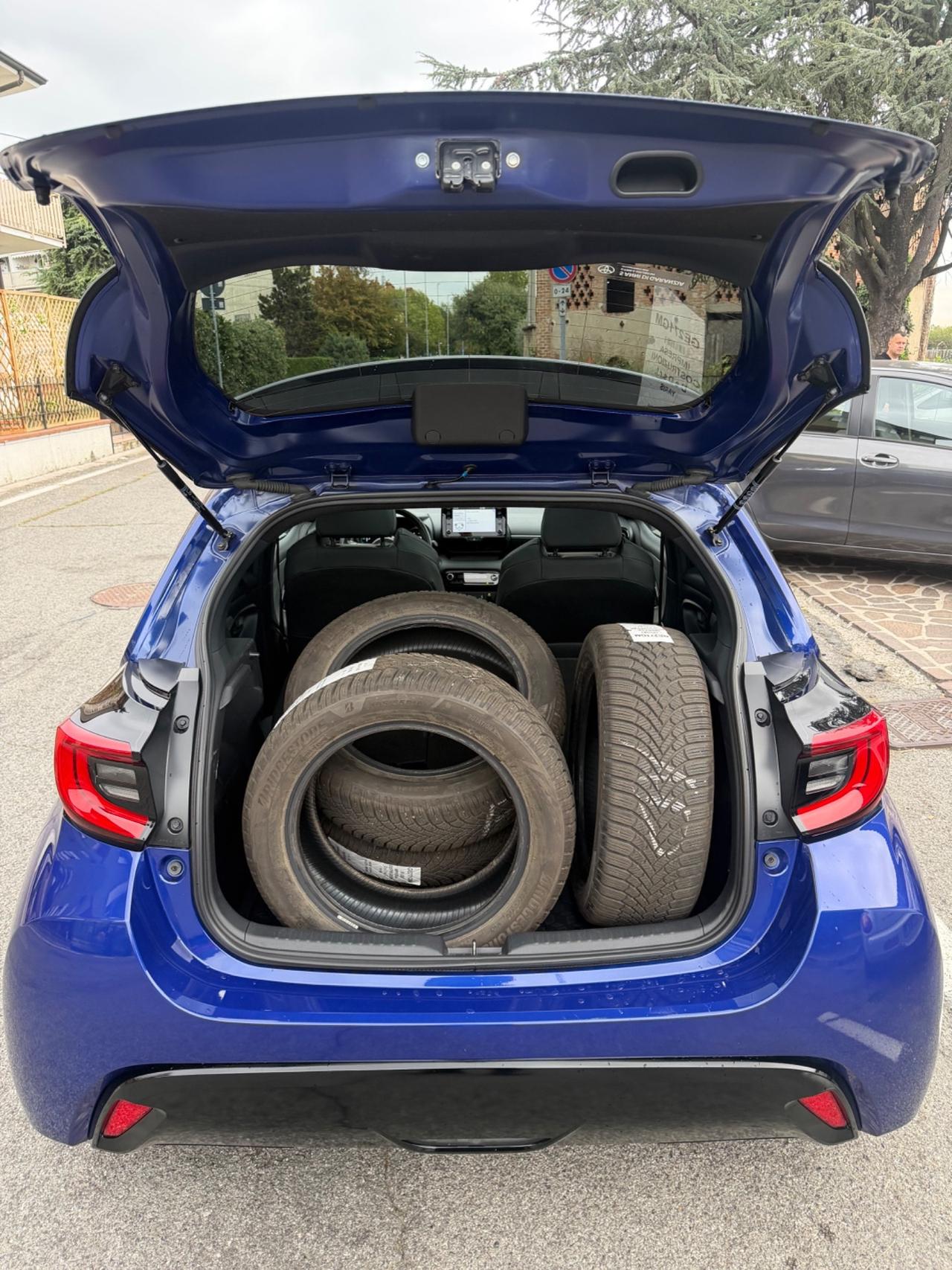 Toyota Yaris 1.5 Hybrid 5 porte Premiere