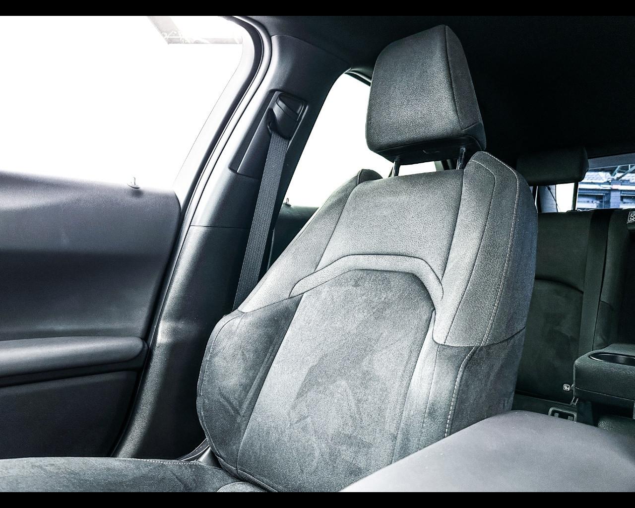 LEXUS UX - UX Hybrid 4WD Executive