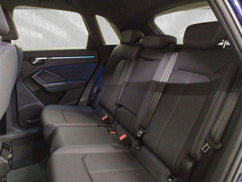 Audi Q3 35 2.0 tdi Identity Black s-tronic