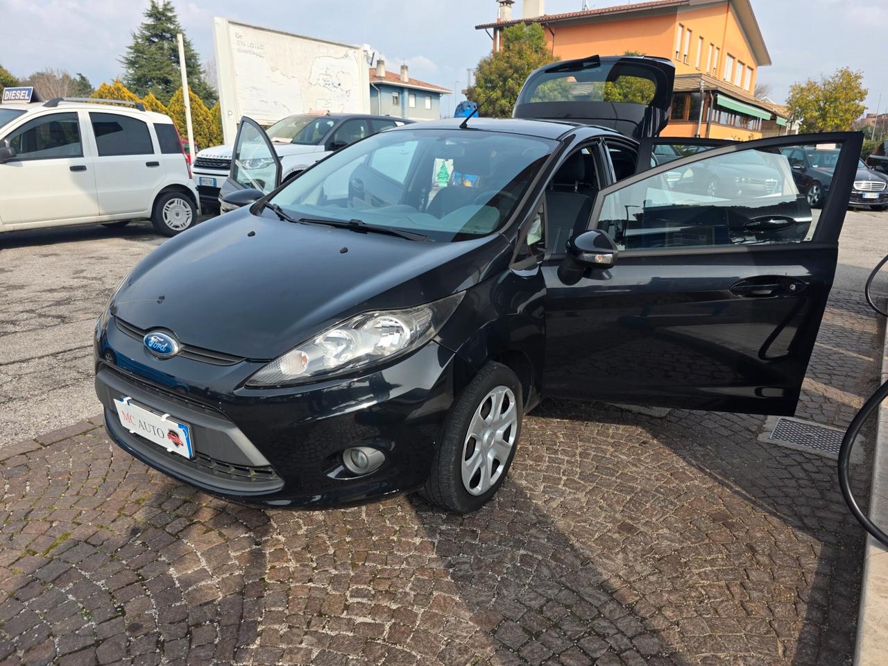 Ford Fiesta 1.2 82 CV 5 porte Titanium con 239.000km Neopatentati ok
