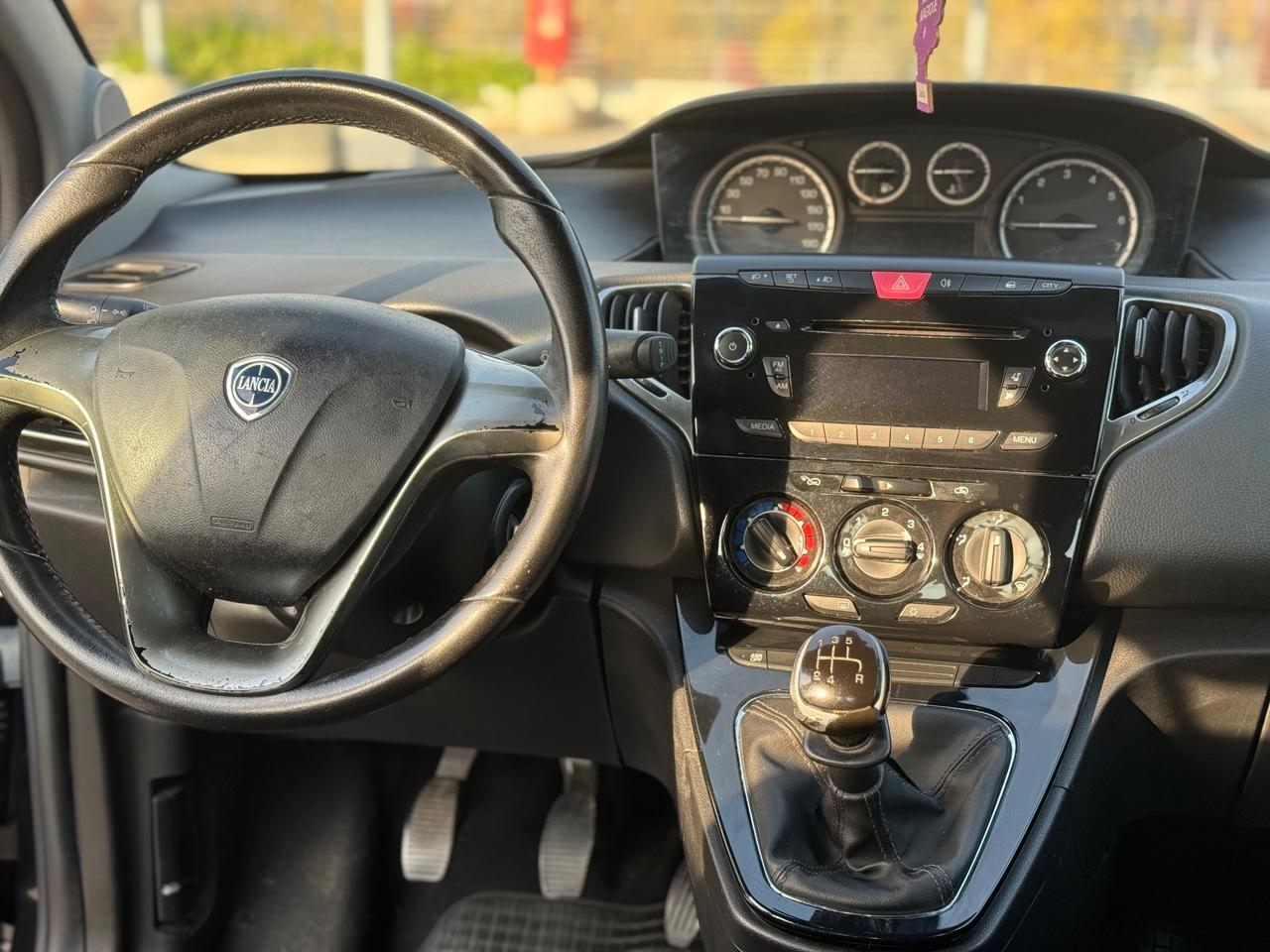 Lancia Ypsilon 1.2 69 CV 5 porte S&S Platinum