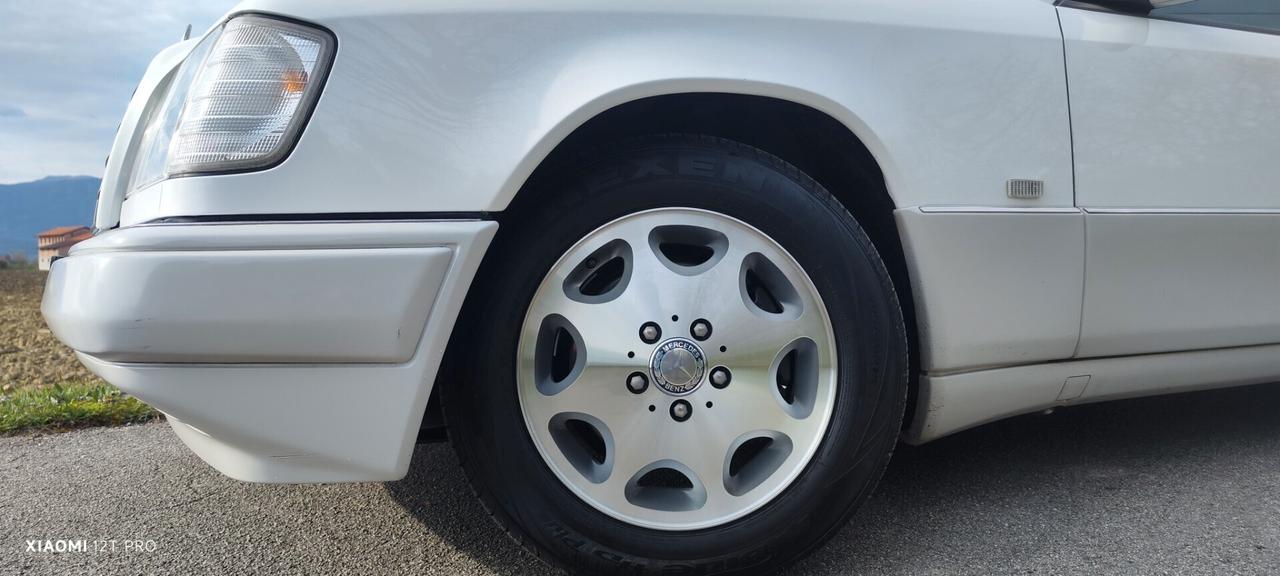 Mercedes-benz E 200 CABRIO (Mosca bianca)