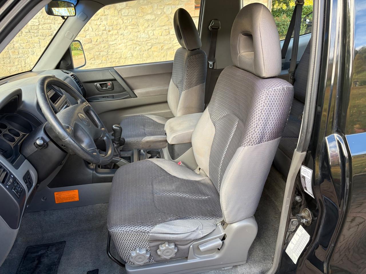 Mitsubishi Pajero 2.5 TDI 3p. GLS1