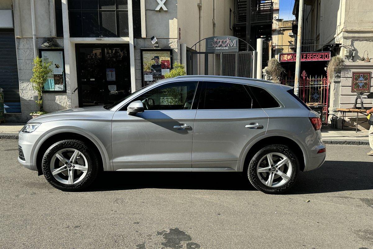 AUDI Q5 2.0 TDI quattro S tronic Business Sport