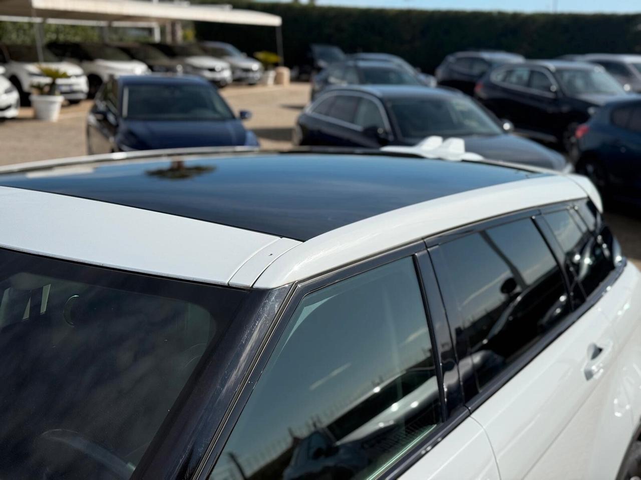 Range Rover Evoque 2.0 TD4 150 CV 5p. SE Bicolo *Tetto