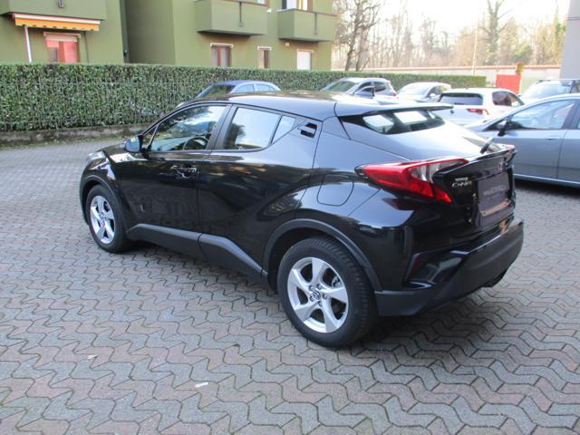 TOYOTA C-HR 1.8 Hybrid E-CVT Business