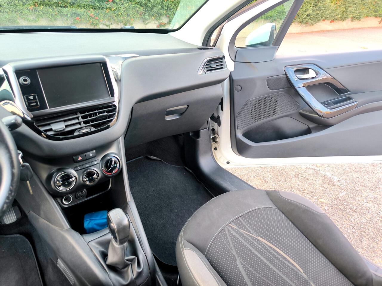 Peugeot 208 1o Serie 1.2VTI 82CV 3P Allure