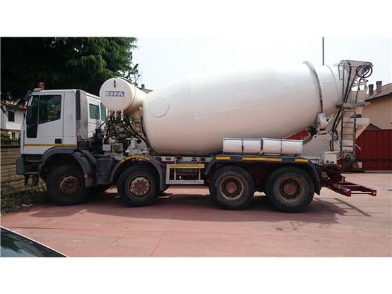 IVECO EURO TRAKKER 440 euro 3 autobetoniera 2004