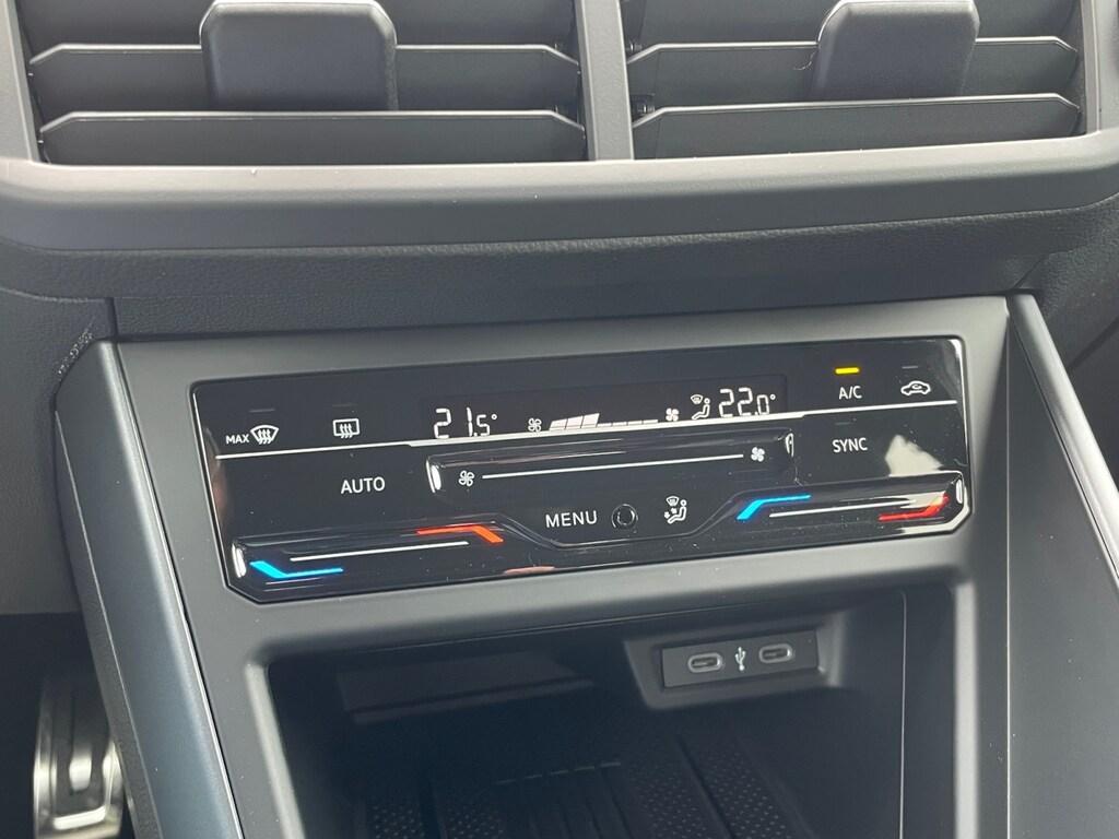 Volkswagen Polo VI 2022 1.0 TSI 95CV DSG R-Line Plus - IVA ESPOSTA