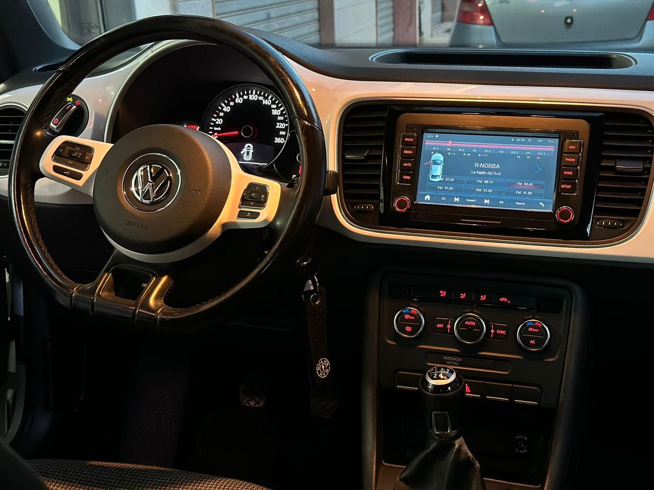 Volkswagen Maggiolino 1.6 TDI Design