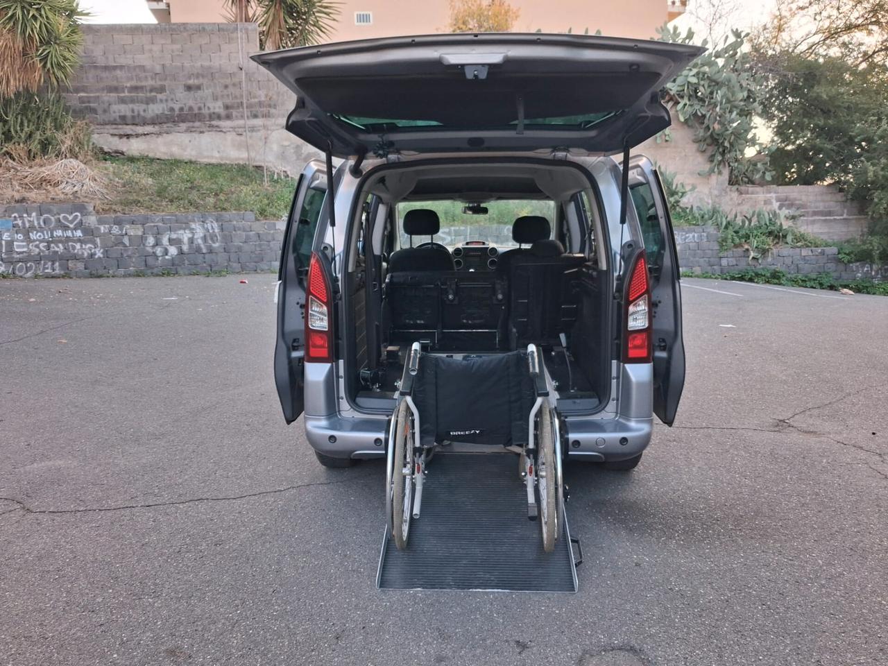 Peugeot Partner Pianale ribassato con rampa disabili in carrozzina