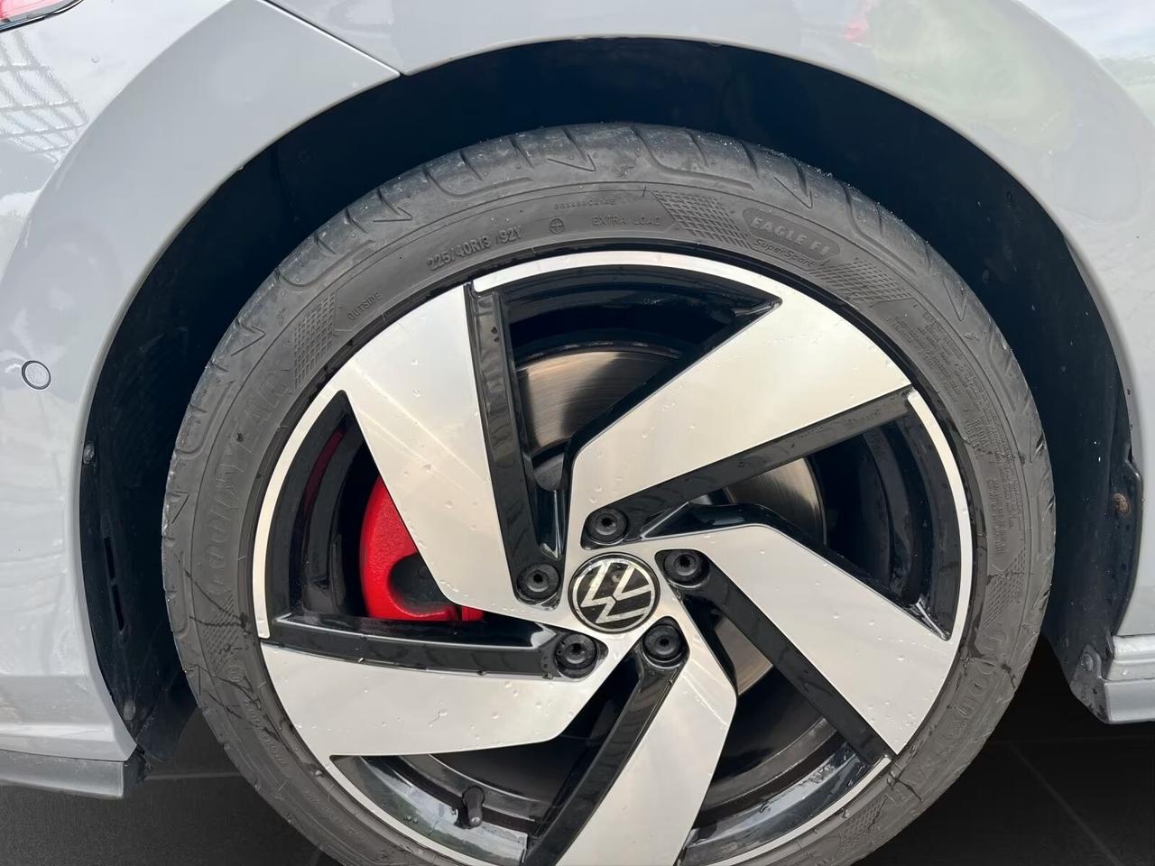 Volkswagen Golf 8 GTI 2.0 TSI GTI DSG