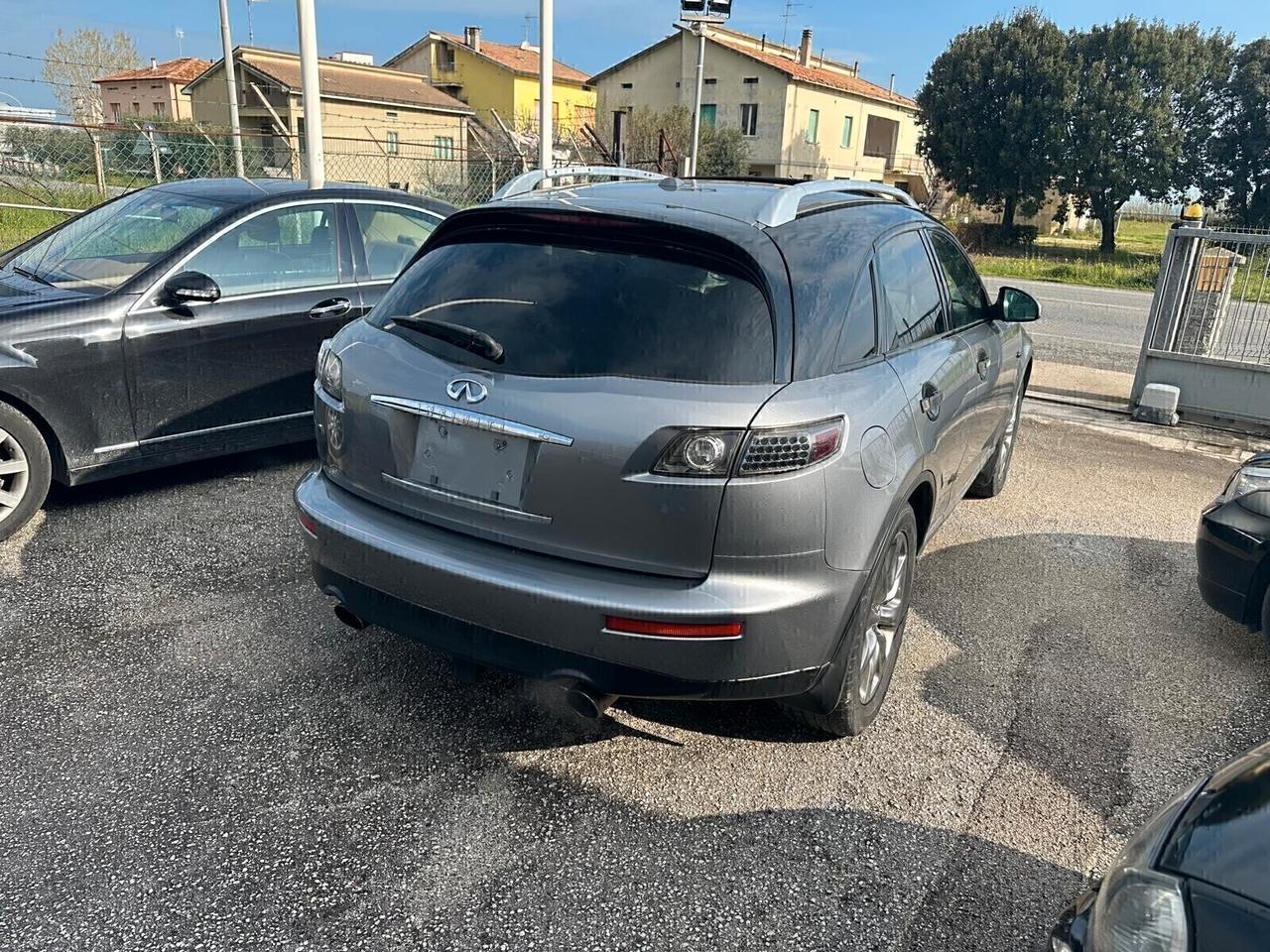 Infiniti FX 35 GPL GANCIO TRAINO