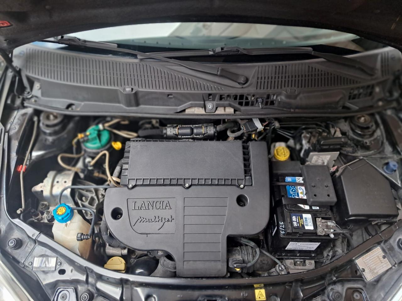 Lancia Ypsilon 1.3 MJT 75 CV MomoDesign-Euro4690