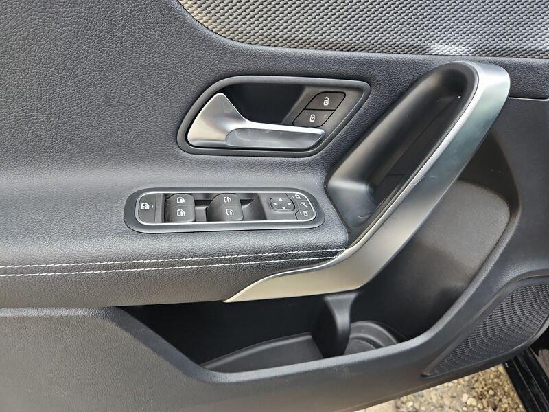 Mercedes-Benz Classe A A 180 d Automatic Sport Night Edition