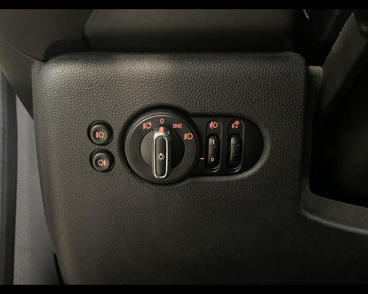 MINI Mini 5 porte (F55) - Mini 1.5 One 75 CV Baker Street 5 porte