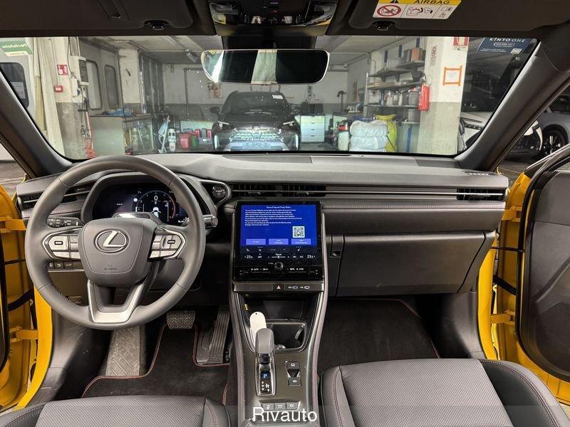 Lexus LBX LBX Hybrid Emotion