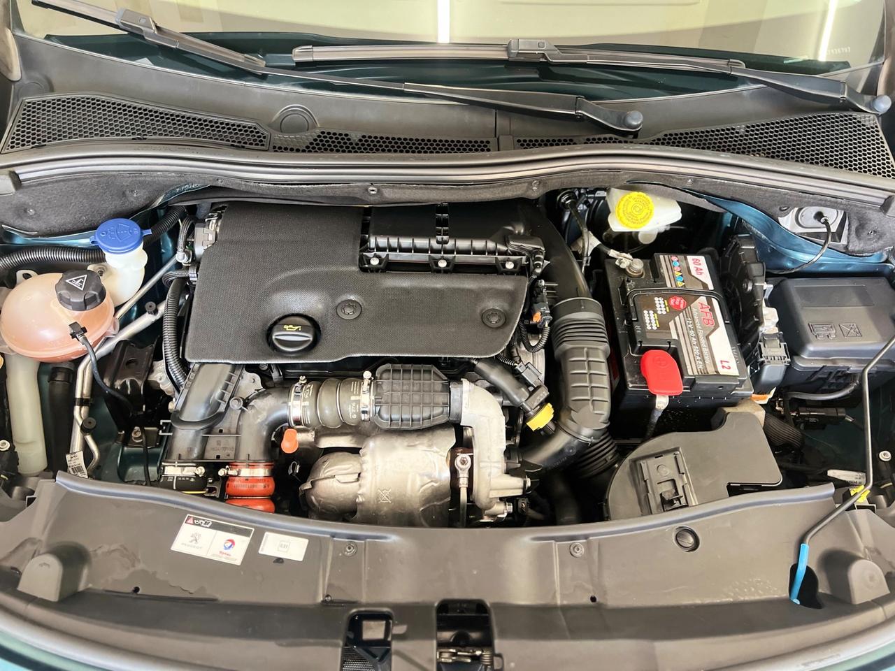 Peugeot 2008 BlueHDi 100 Allure