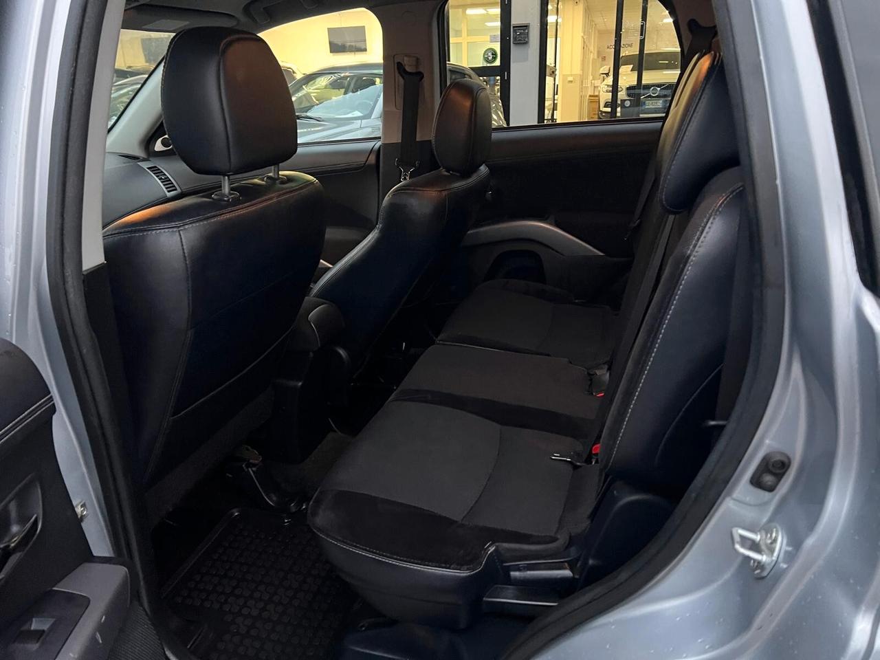 Mitsubishi Outlander 2.2 DI-D TC-SST Instyle DPF 7p