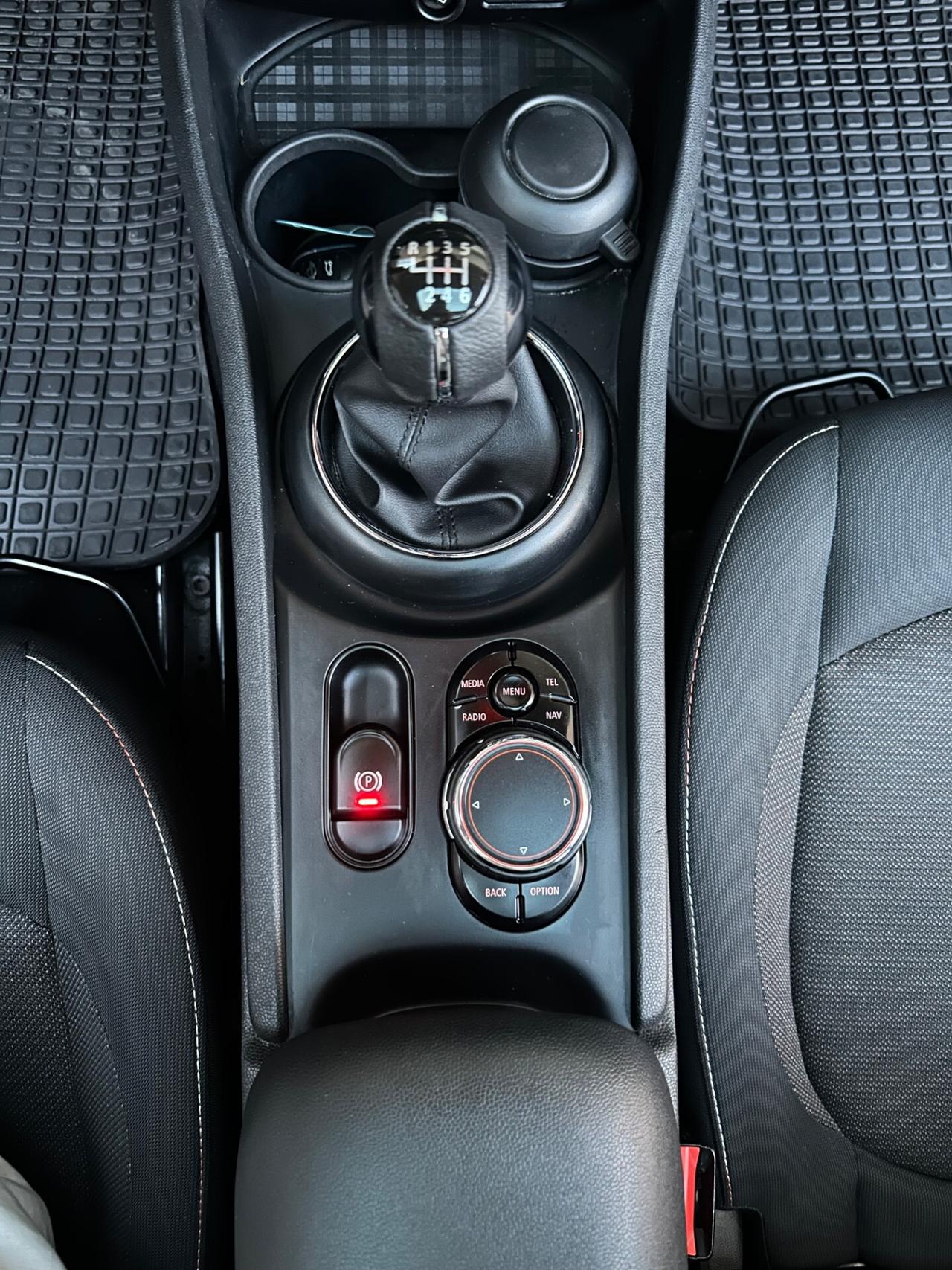 MINI Mini Clubman 1.5 One D 116cv Hype-TETTO APRIB