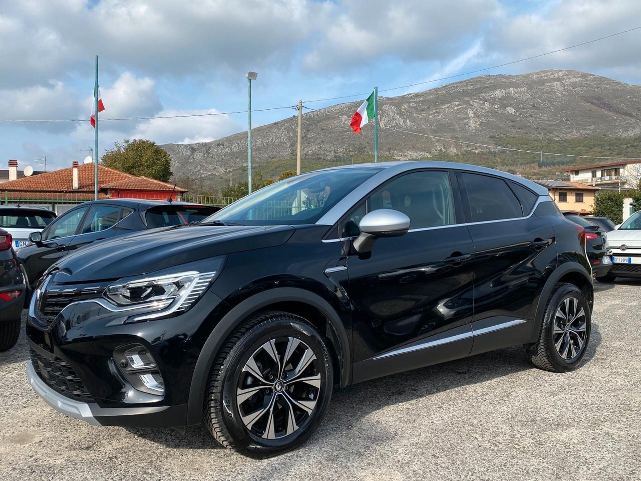 Renault Captur TCe 12V 90cv BiColor Modello Techno 2023