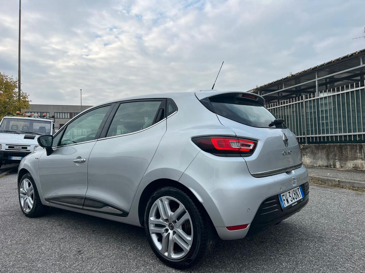 Renault Clio dCi 8V 75 CV 5 porte Moschino Life