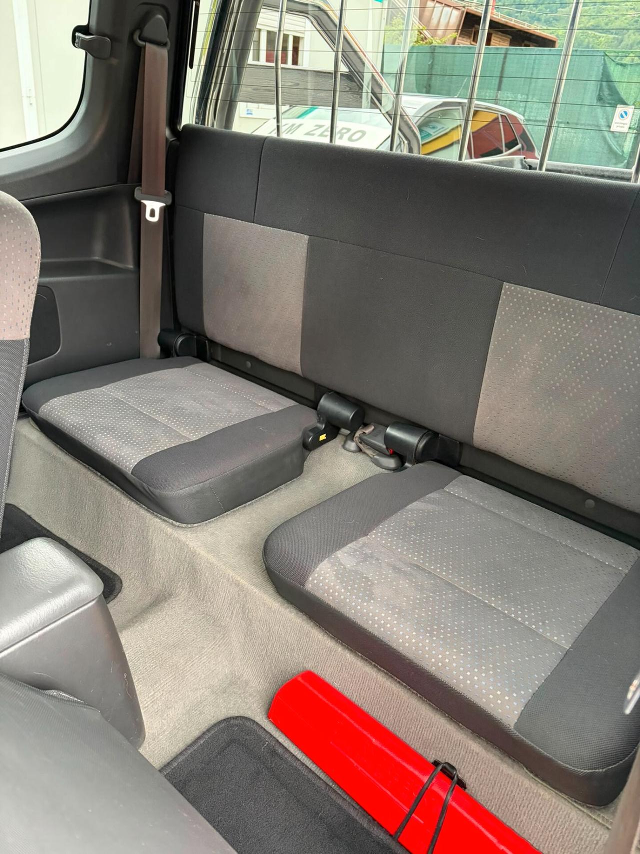 Mitsubishi L200 2.5 TD cat 4WD Club Cab Instyle
