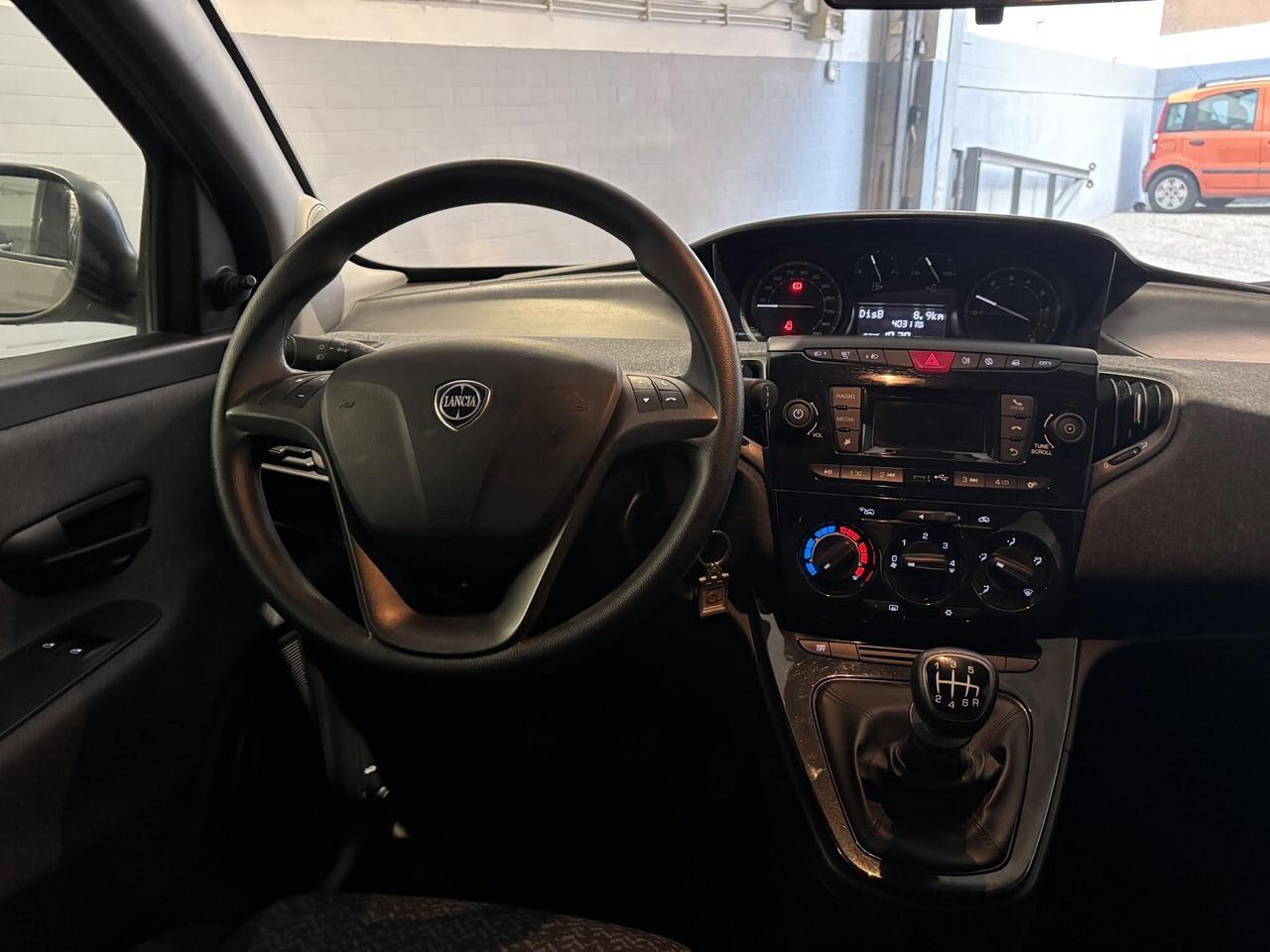 Lancia Ypsilon 1.0 HYBRID
