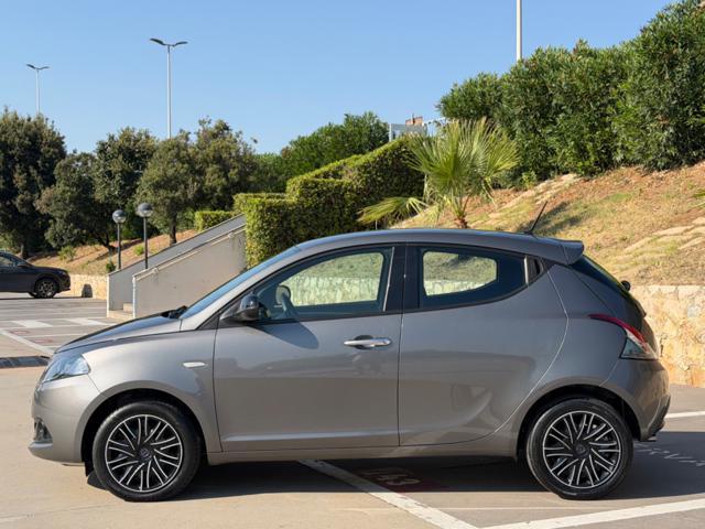 LANCIA Ypsilon GOLD+NAVI CARPLAY+SENSORI+LED
