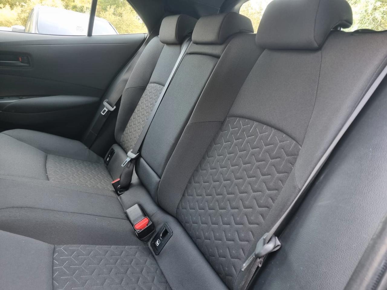 Toyota Corolla 1.8 Hybrid Business