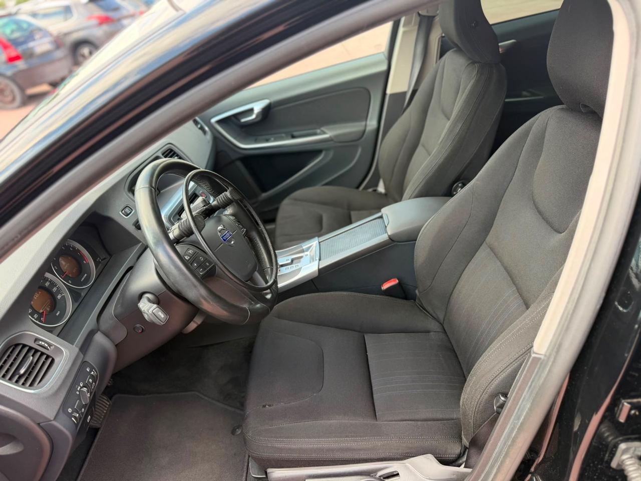 Volvo V60 T4 Powershift Summum