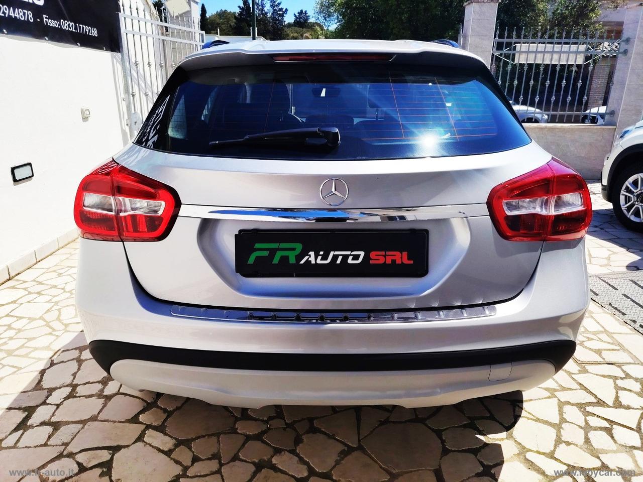 MERCEDES-BENZ GLA 180 d Premium