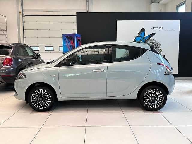 Lancia Ypsilon 1.0 FireFly 5 porte S&S Hybrid Platino KM ZERO