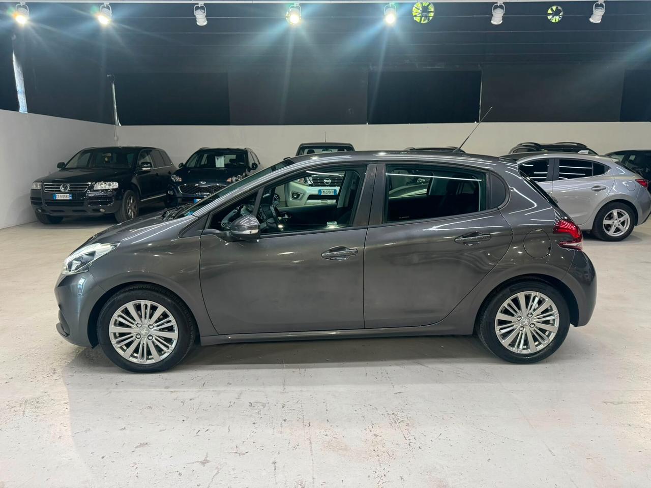 Peugeot 208 PureTech 82 5 porte Allure
