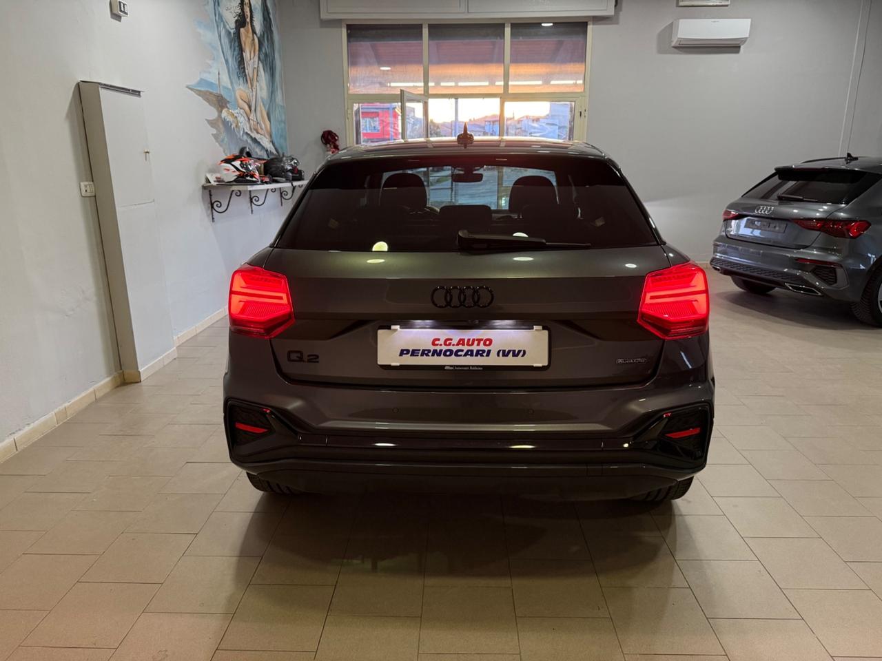Audi Q2 40 TFSI quattro S tronic Identity Black