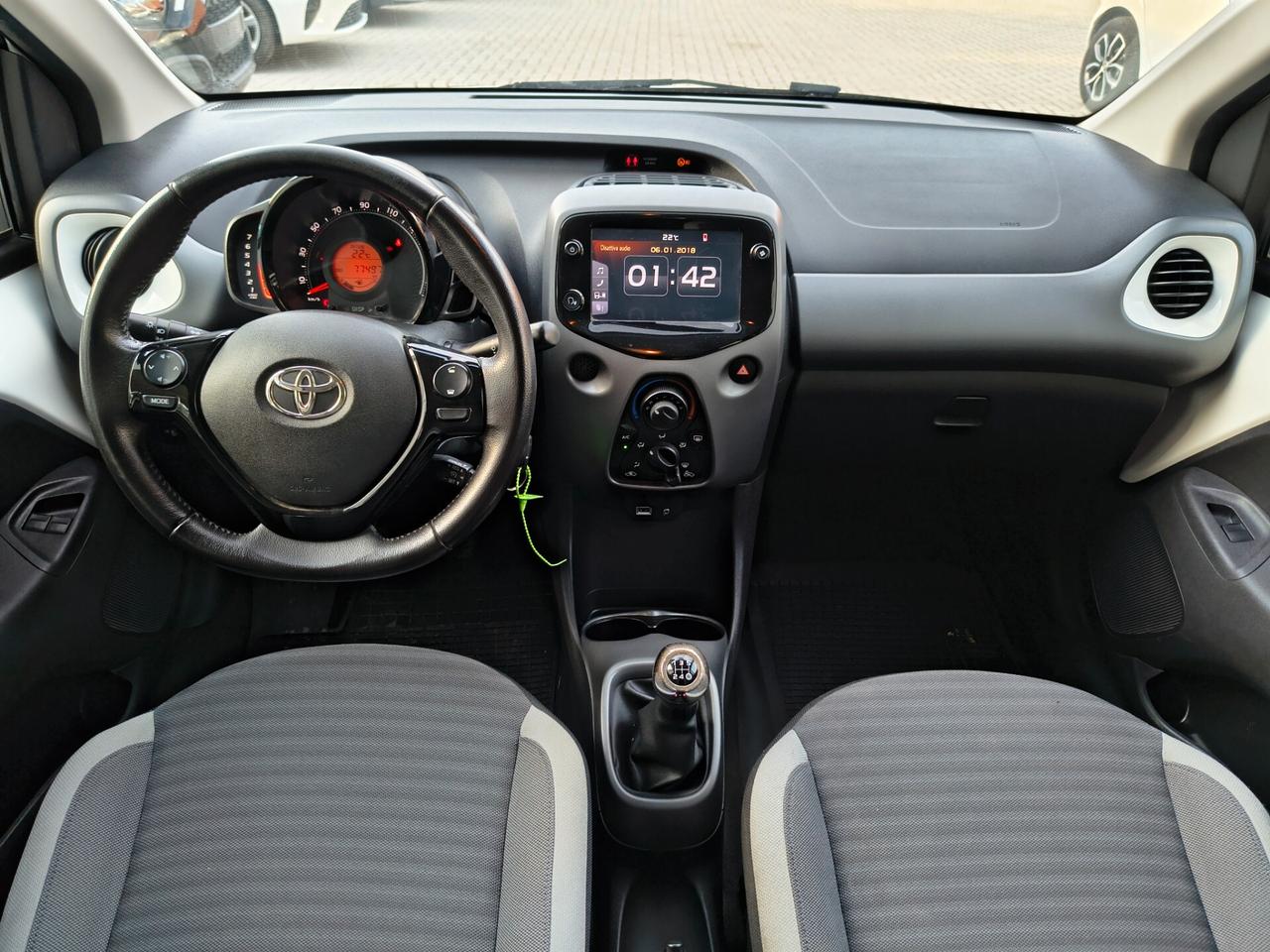 Toyota Aygo Connect 1.0 VVT-i 72 CV 5 porte x-fun