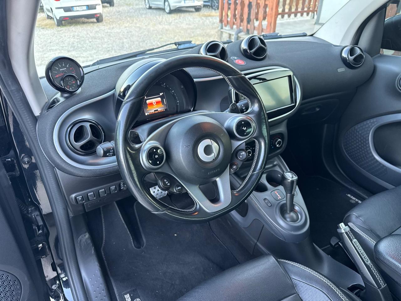 Smart ForTwo 1.0 70cv ALLESTIMENTO BRABUS