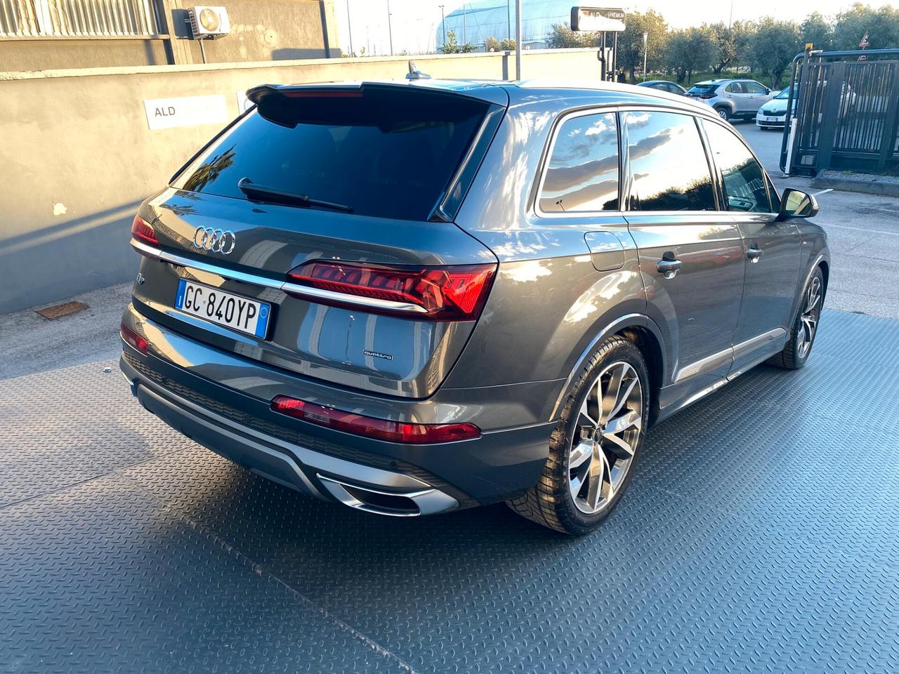 Audi Q7 50 TDI quattro tiptronic Sport Plus