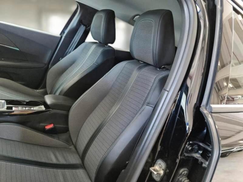 PEUGEOT 2008 1.5BlueHDI ALLURE 110cv