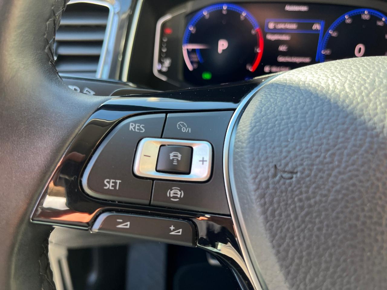 Volkswagen T-Roc 1.5 tsi advanced dsg