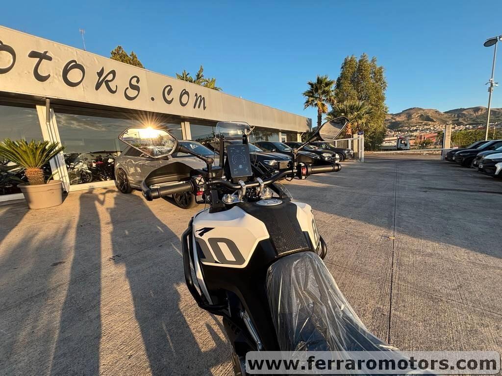 Voge Valico 800 RALLY IN ANTEPRIMA BIANCO